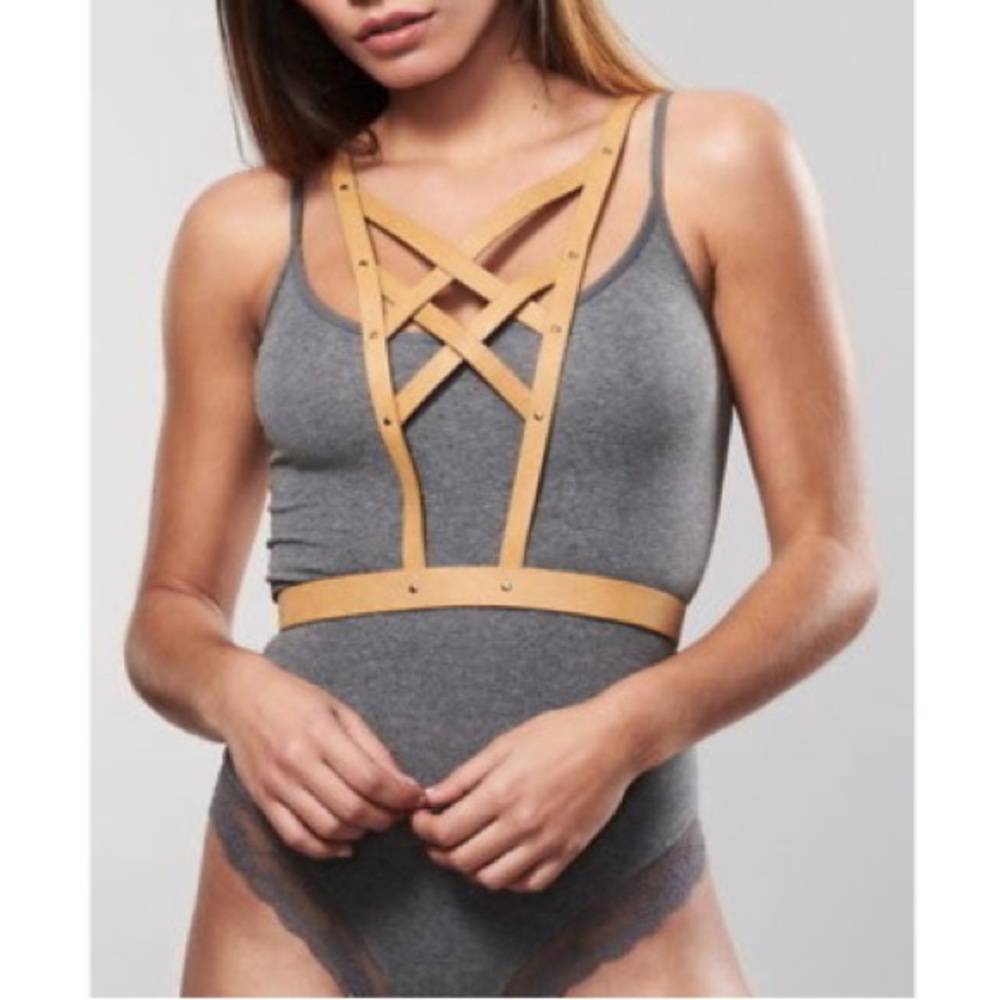 NWT BIJOUX INDISCRETS MAZE CROSS CLEAVAGE HARNESS